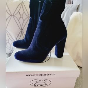 Steve Maddden Navy Velvet boots